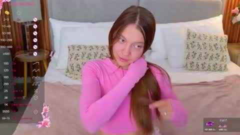 Snapshot of alice_charmy chatting on September 12, 2025, 5:40 am Alice in Wonderland online show from September 12, 2025, 5:40 am