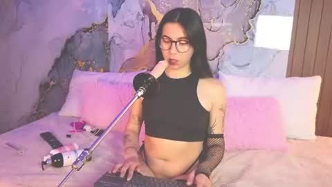 Snapshot of alice_cute77 chatting on June 21, 2026, 12:30 pm Mey online show from June 21, 2026, 12:30 pm