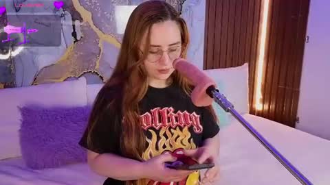 Snapshot of alice_cute77 chatting on July 14, 2026, 3:44 am Mey online show from July 14, 2026, 3:44 am