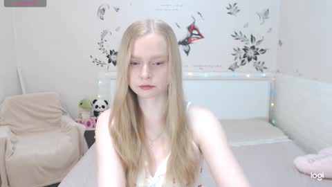 Snapshot of alice_d0ll chatting on January 18, 2026, 11:08 pm Alice online show from January 18, 2026, 11:08 pm
