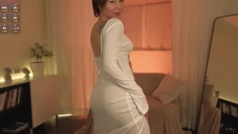 alice_eva online show from November 18, 2025, 1:15 pm