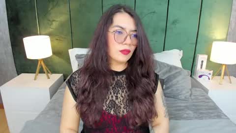 Snapshot of alice_gomezz chatting on October 7, 2025, 1:36 am Alice online show from October 7, 2025, 1:36 am