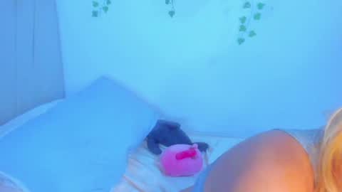 Snapshot of alice_lacroux chatting on March 1, 2025, 5:52 am Alice online show from March 1, 2025, 5:52 am