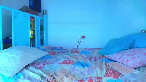 Snapshot of alice_lacroux chatting on October 12, 2025, 5:50 am Alice online show from October 12, 2025, 5:50 am