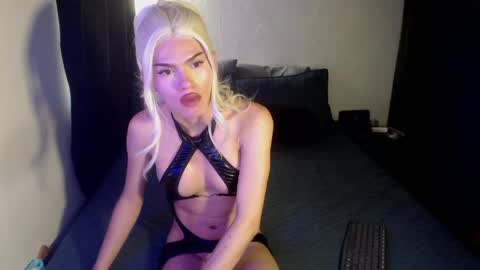 Snapshot of alice_m00nn chatting on May 11, 2026, 4:04 pm alice_m00nn online show from May 11, 2026, 4:04 pm