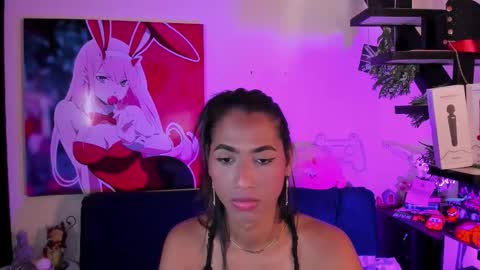    online show from November 22, 2025, 2:49 pm