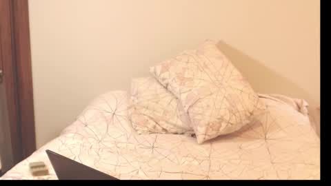 Snapshot of alice_middle01 chatting on October 23, 2025, 6:39 pm Alice online show from October 23, 2025, 6:39 pm