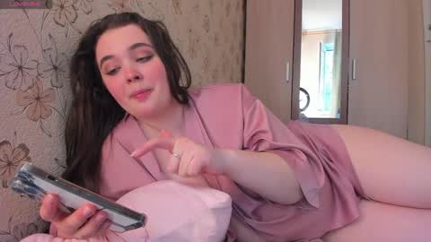 Snapshot of alice_next_door_ chatting on May 11, 2026, 10:54 am Alice online show from May 11, 2026, 10:54 am