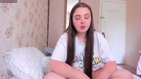 Snapshot of alice_next_door_ chatting on June 26, 2026, 12:09 pm Alice online show from June 26, 2026, 12:09 pm