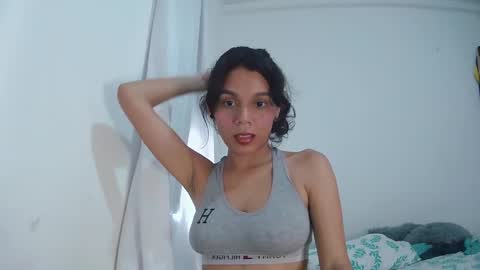 alice_paola online show from September 23, 2025, 9:29 pm