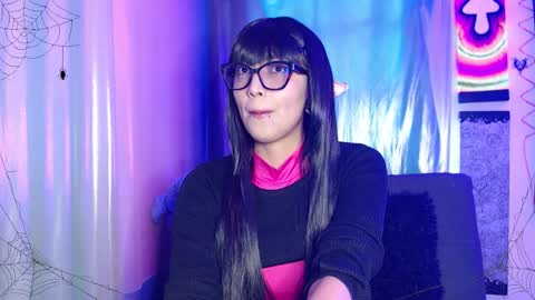     online show from October 5, 2025, 5:33 pm