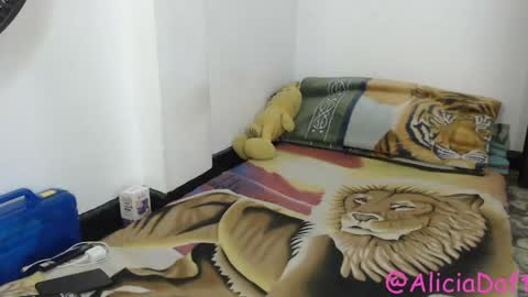 Snapshot of alice_psilocybe_sabina420 chatting on May 1, 2026, 7:18 pm Alicia Aldara online show from May 1, 2026, 7:18 pm