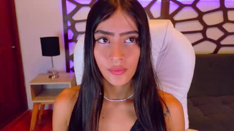 alice_rous21 online show from November 4, 2025, 1:21 pm