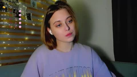 Snapshot of alice_wander chatting on January 7, 2026, 12:18 pm Alice online show from January 7, 2026, 12:18 pm