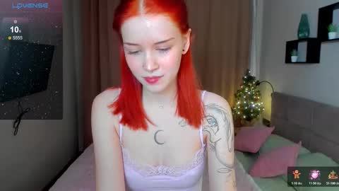 Snapshot of alice_with_freckles chatting on January 8, 2026, 5:04 pm Alice online show from January 8, 2026, 5:04 pm