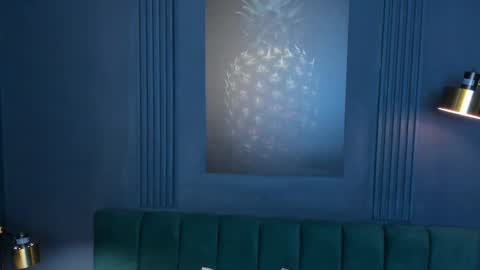 Alice and Asia online show from September 10, 2025, 3:06 am