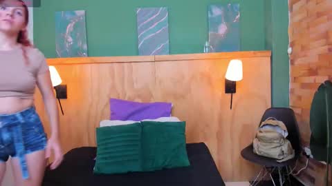 Snapshot of aliceandsia chatting on January 10, 2026, 7:04 pm Alice and Asia online show from January 10, 2026, 7:04 pm