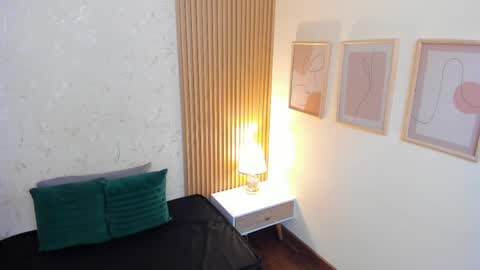 Alice and Asia online show from April 5, 2026, 1:08 pm