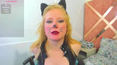 alicecat01 online show from November 30, 2025, 6:23 pm