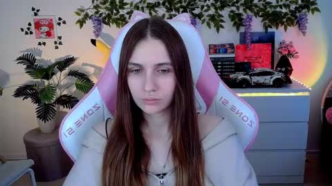 alicecharmy online show from May 13, 2026, 3:42 pm