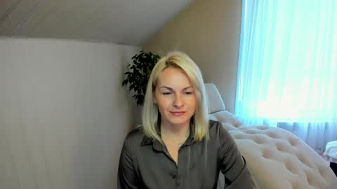 Alicee online show from December 17, 2024, 7:29 am