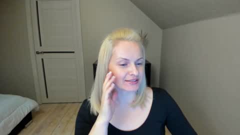 Alicee online show from February 13, 2025, 6:59 pm