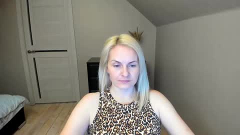 Alicee online show from February 21, 2025, 7:43 pm