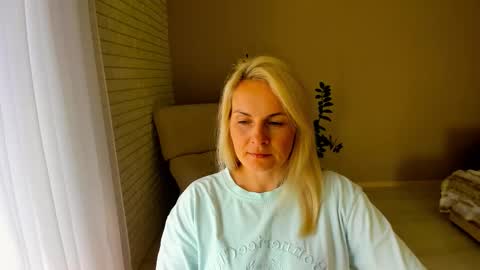 Alicee online show from September 22, 2025, 9:22 am