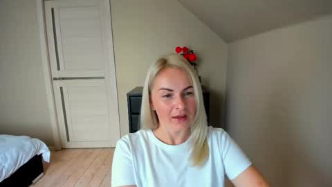 Alicee online show from October 6, 2025, 9:40 am