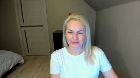 Alicee online show from October 9, 2025, 7:23 pm