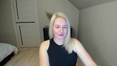 Alicee online show from October 11, 2025, 7:23 pm