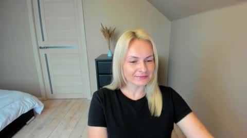 Alicee online show from October 20, 2025, 8:48 am