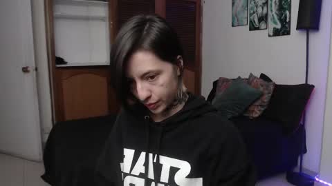 alicee_logan_ online show from November 18, 2025, 11:15 pm