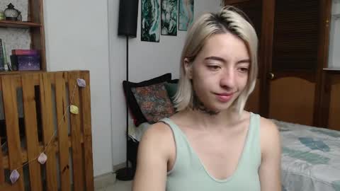 alicee_logan_ online show from April 5, 2026, 2:31 am