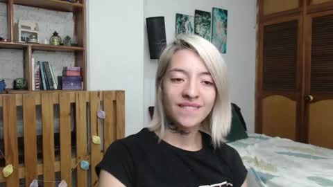 Snapshot of alicee_logan_ chatting on April 22, 2026, 1:52 am alicee_logan_ online show from April 22, 2026, 1:52 am