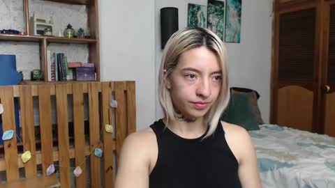 Snapshot of alicee_logan_ chatting on April 25, 2026, 2:03 am alicee_logan_ online show from April 25, 2026, 2:03 am