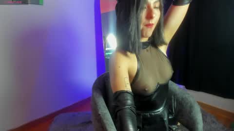 Snapshot of alicee_roos chatting on May 28, 2026, 7:55 pm Alice online show from May 28, 2026, 7:55 pm