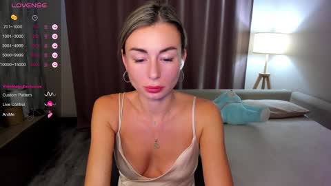 Snapshot of aliceevan chatting on December 6, 2024, 9:43 am Daniella online show from December 6, 2024, 9:43 am