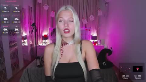 Snapshot of alicefreman chatting on October 31, 2025, 11:44 am Alice online show from October 31, 2025, 11:44 am