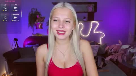 Snapshot of alicefreman chatting on November 3, 2025, 6:03 am Alice online show from November 3, 2025, 6:03 am