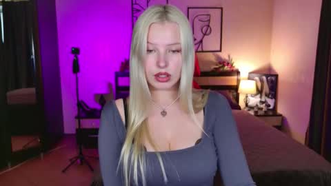 Snapshot of alicefreman chatting on April 19, 2026, 10:58 am Alice online show from April 19, 2026, 10:58 am