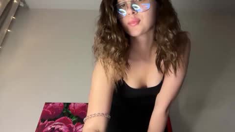 aliceinlustland online show from April 7, 2026, 5:46 pm