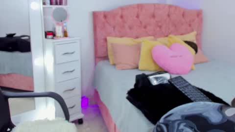 Snapshot of alicekiing_ chatting on February 12, 2025, 3:07 am ALICEKIING online show from February 12, 2025, 3:07 am
