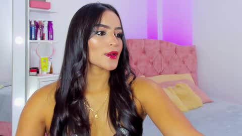 Snapshot of alicekiing_ chatting on February 25, 2025, 4:35 am ALICEKIING online show from February 25, 2025, 4:35 am