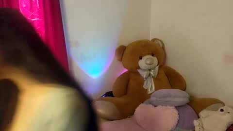 Snapshot of alicekingdom chatting on June 30, 2026, 8:32 pm Alicekingdom online show from June 30, 2026, 8:32 pm