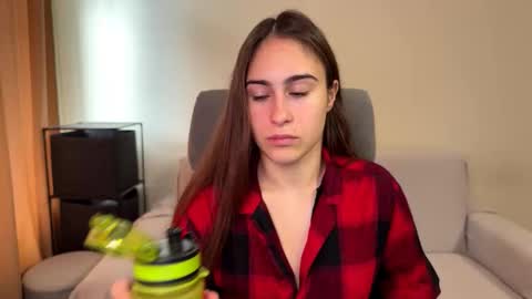 alicekollt online show from October 31, 2025, 8:26 am