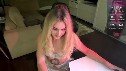 Snapshot of alicelly_rice chatting on July 28, 2026, 2:13 pm Alicelly online show from July 28, 2026, 2:13 pm