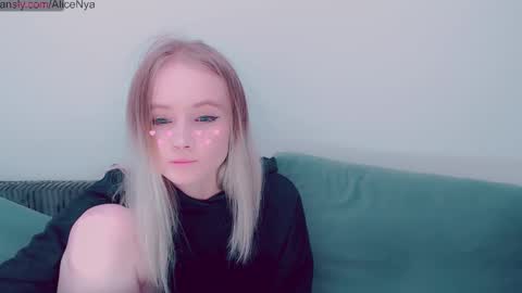 Snapshot of alicenya chatting on October 26, 2025, 3:56 am Alice online show from October 26, 2025, 3:56 am