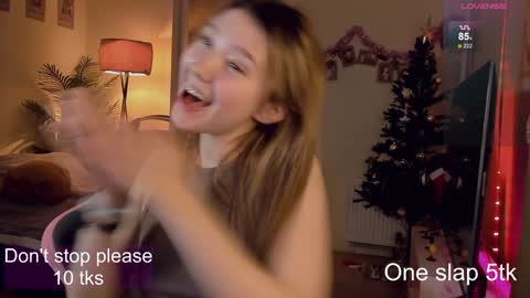 Snapshot of alicesis chatting on December 3, 2024, 9:12 pm Alice online show from December 3, 2024, 9:12 pm