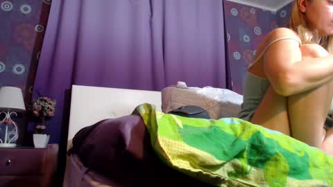 alicewetsquirt online show from March 8, 2025, 6:47 pm